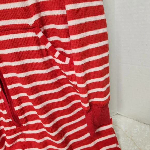 1pc Goodnight Kiss Super Soft Red White Stripe Pajamas Size Large New - Picture 4 of 7